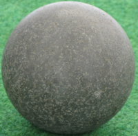 Basalt in Form einer Kugel