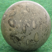 Gestein in Form einer Kugel