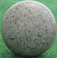 Gestein in Form einer Kugel
